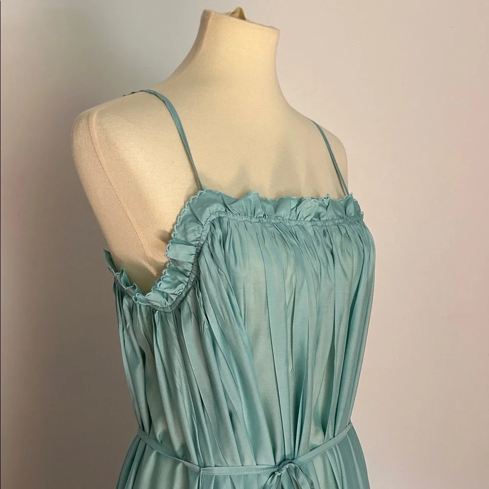 Mint Peony Gathered Max - Picture 1 of 16